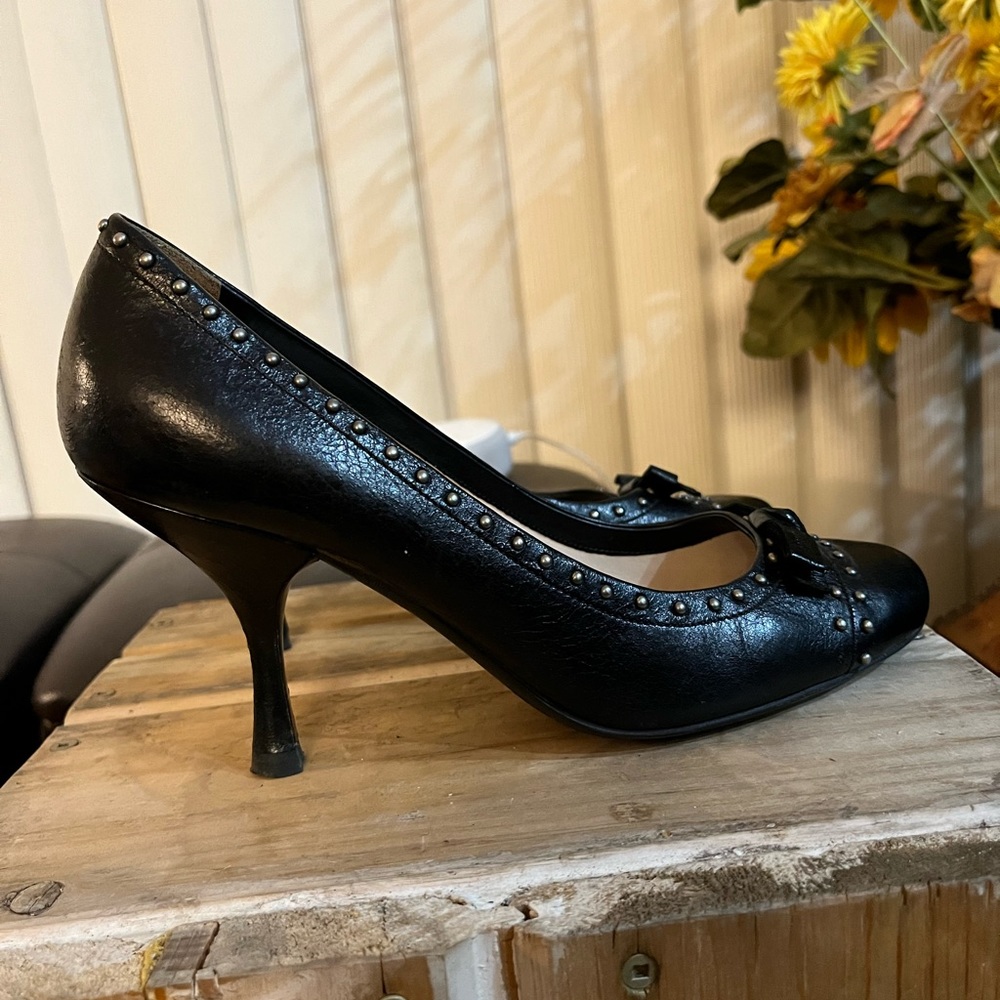 Prada Classic Pumps